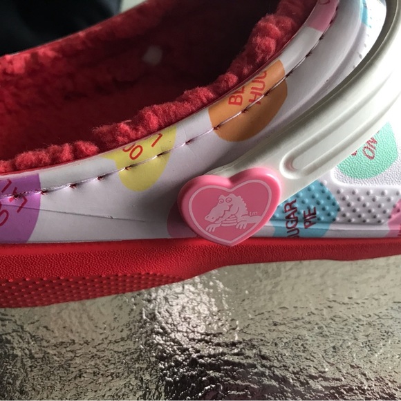 CROCS x SWEETHEARTS Clog 6 Jr's 7.5 Womens White Red Multi Limited Edition Lined - Picture 3 of 8
